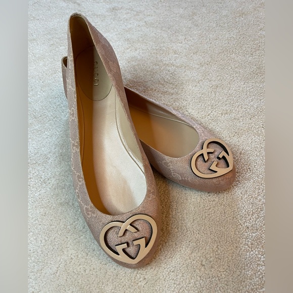 BRAND NEW Gucci flats - Picture 2 of 13